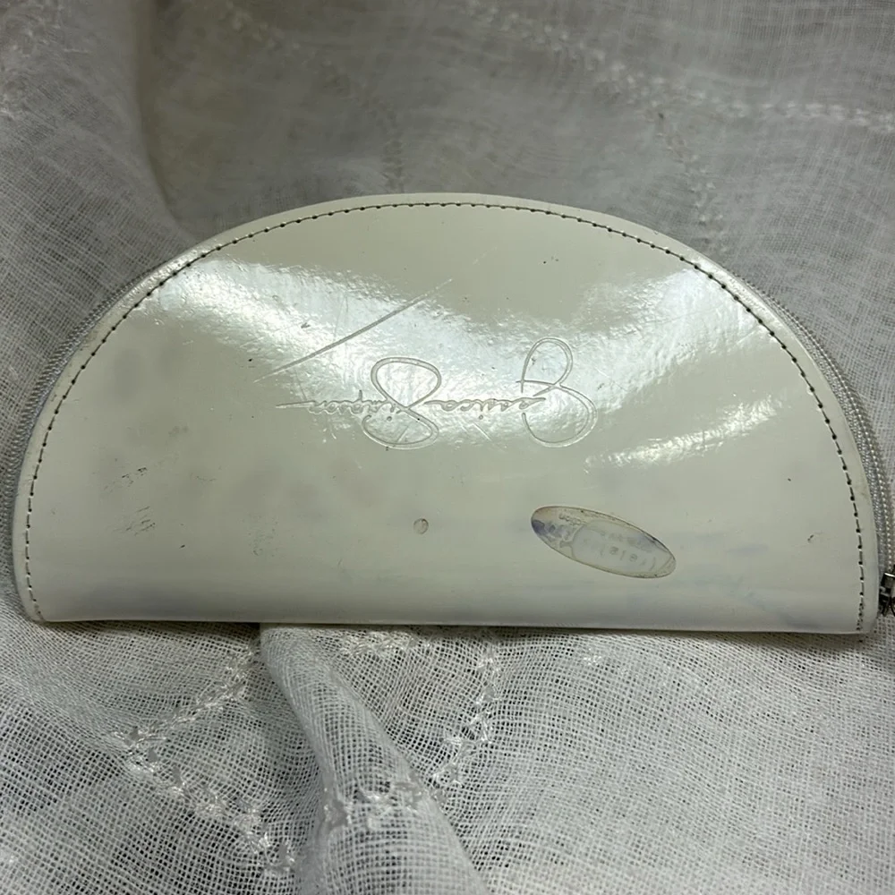Blenders Orchid Party sunglasses with case